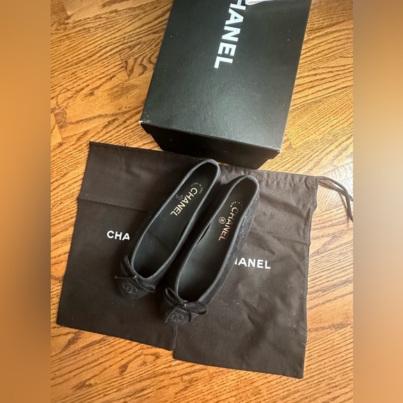 Chanel Cambon Ballet Flats size 37 EU - Picture 3 of 9